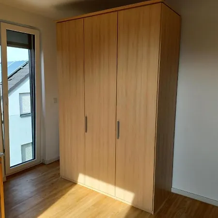Dachwohung, Ferienwohnung Oder Auch Fuer Monteure Geeignet *